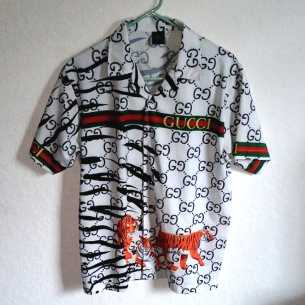 faux Gucci White Tiger Men's B/D Shirt Med